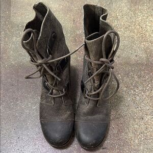 Sorel wedge boots Distressed Leather